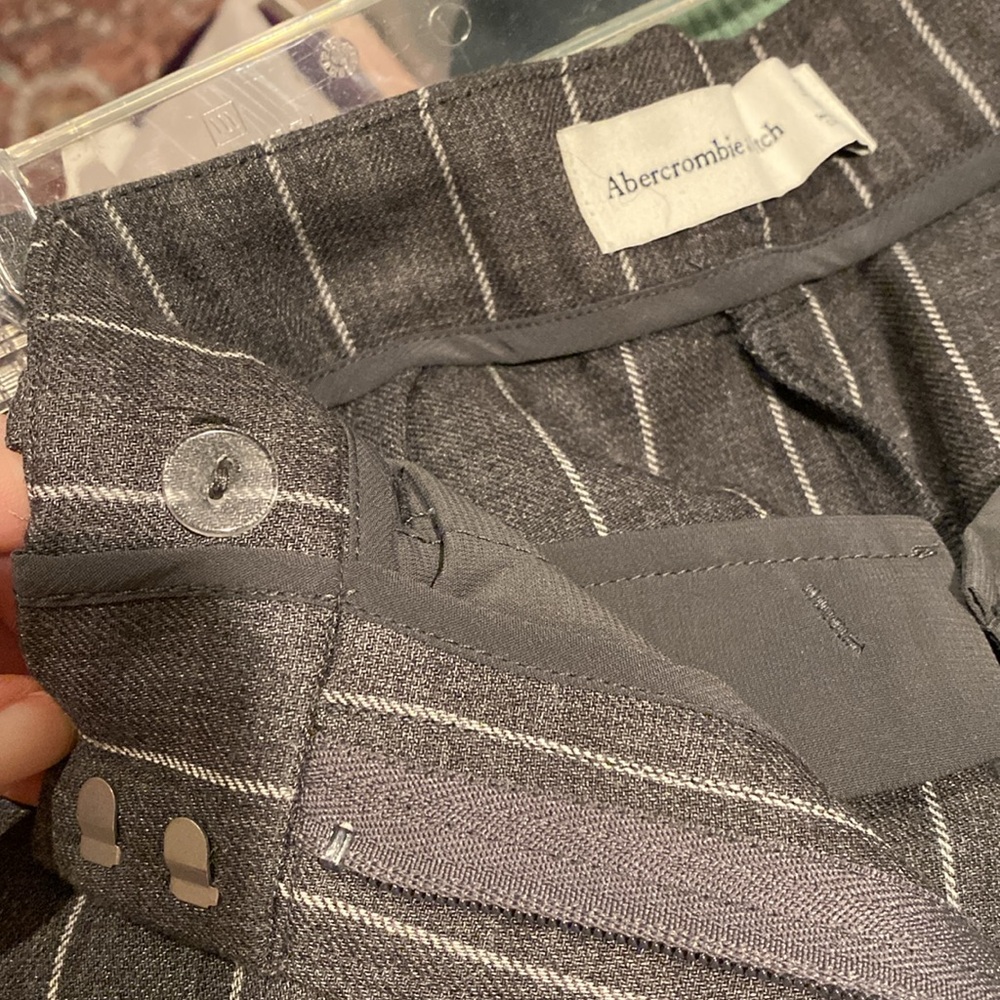 Abercrombie & Fitch Charcoal Grey Pinstripe Wide Leg Trouser Pants. Size 27/4 - Picture 6 of 10